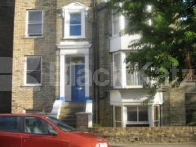 			1 Bedroom, 1 bath, 1 reception Semi-Detached House			 Canning Cresent, Wood Green